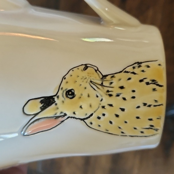 Adorable white mugs with bunnies in New excellent condition! - Picture 7 of 7